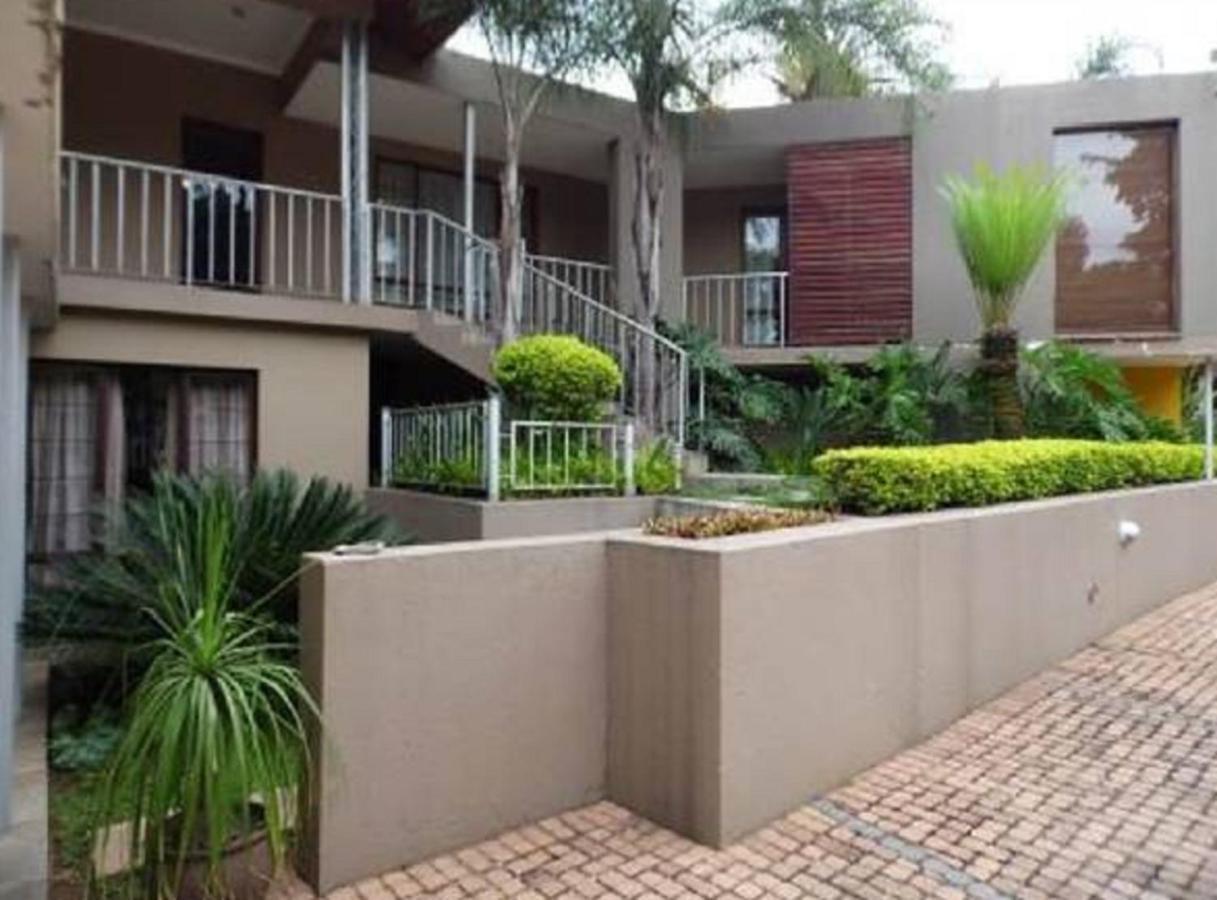 Acacia Guest House Mbombela ภายนอก รูปภาพ